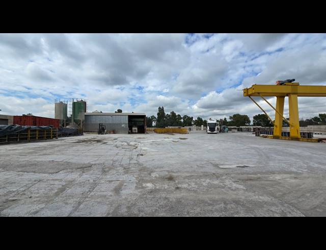 17,061M² INDUSTRIAL YARD FOR SALE IN CHLOORKOP